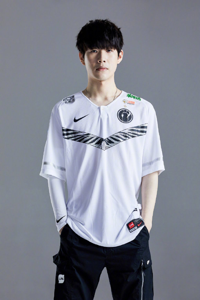 电竞比分网：万众期待的英雄联盟手游要来了？！